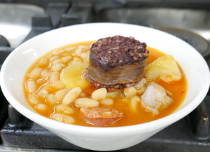 White beans stew with black pudding