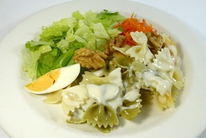 Italian pasta and walnut salad