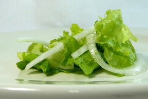  Green onion and lettuce salad