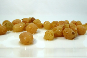 Gold dried grapes with Tequila