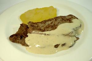 Veal fillets with Rochefort sauce and mashed potato