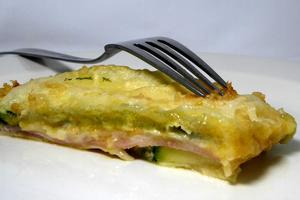 Courgettes filled with ham and cheese