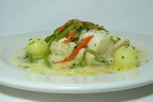 Cod simmered in white wine sauce