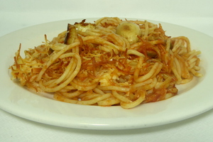 Espaguetis con champiñones y  pimiento verde