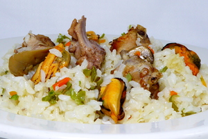 Rice with mussels and rabbit