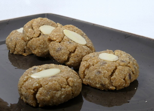 Buckwheat and almond cookies