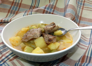 Porrusalda (leek and potato stew) with pork ribs
