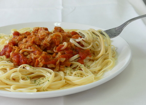 Tagliatelle with soya bolognese