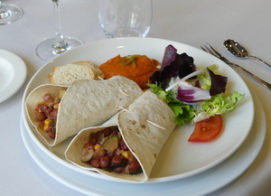 Vegan chili fajitas with salad and red pepper hummus